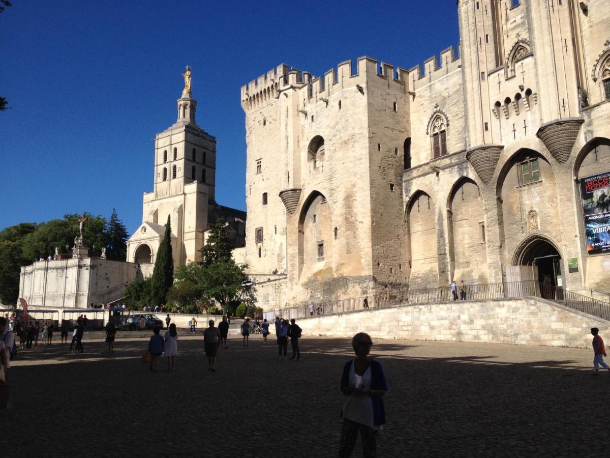 En Avignon 30133 Les Angles *